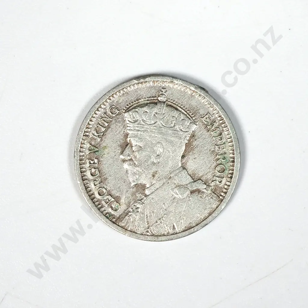 1935 New Zealand Three Pence  Image 1++
