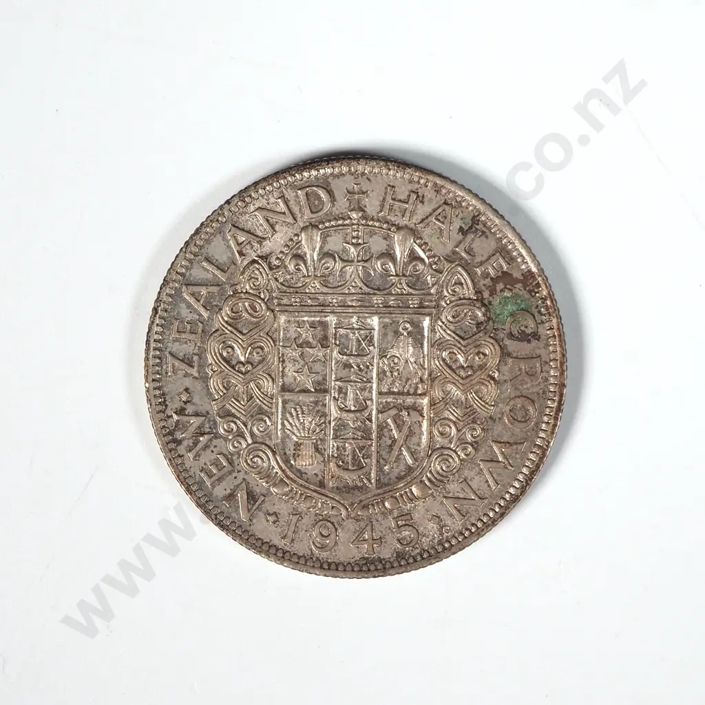 1945 New Zealand Half Crown - Some Mint Lustre - Nice Coin Image 1++