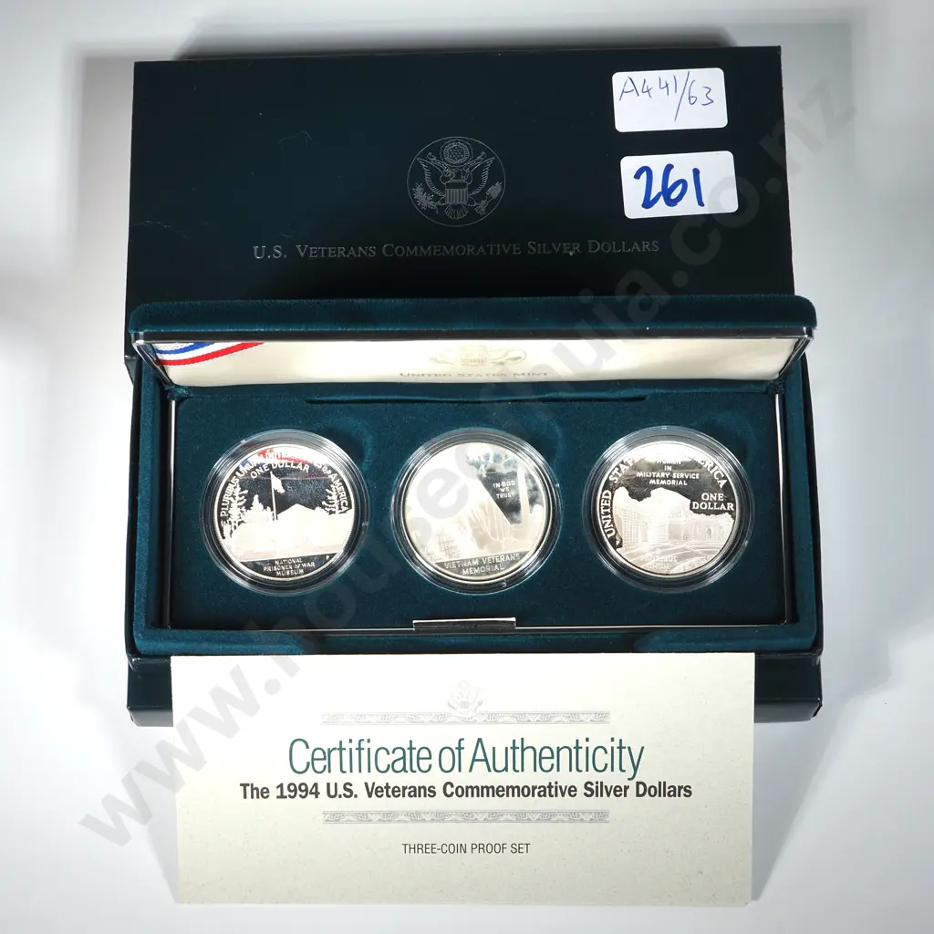 Cased USA Veterans Commemorative SIlver Dollar Set - 2.32 Ounces of ASW Image 1++