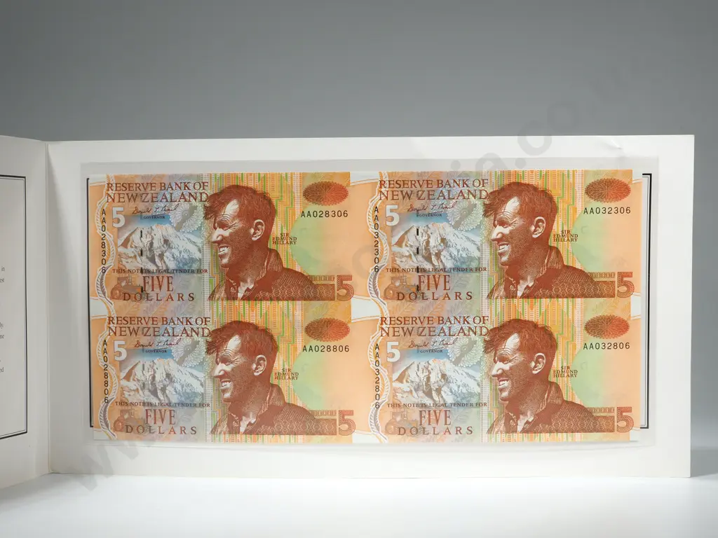 1992 New Zealand Presentation Uncut Sheet of Four Five Dollar Banknotes  Image 1++