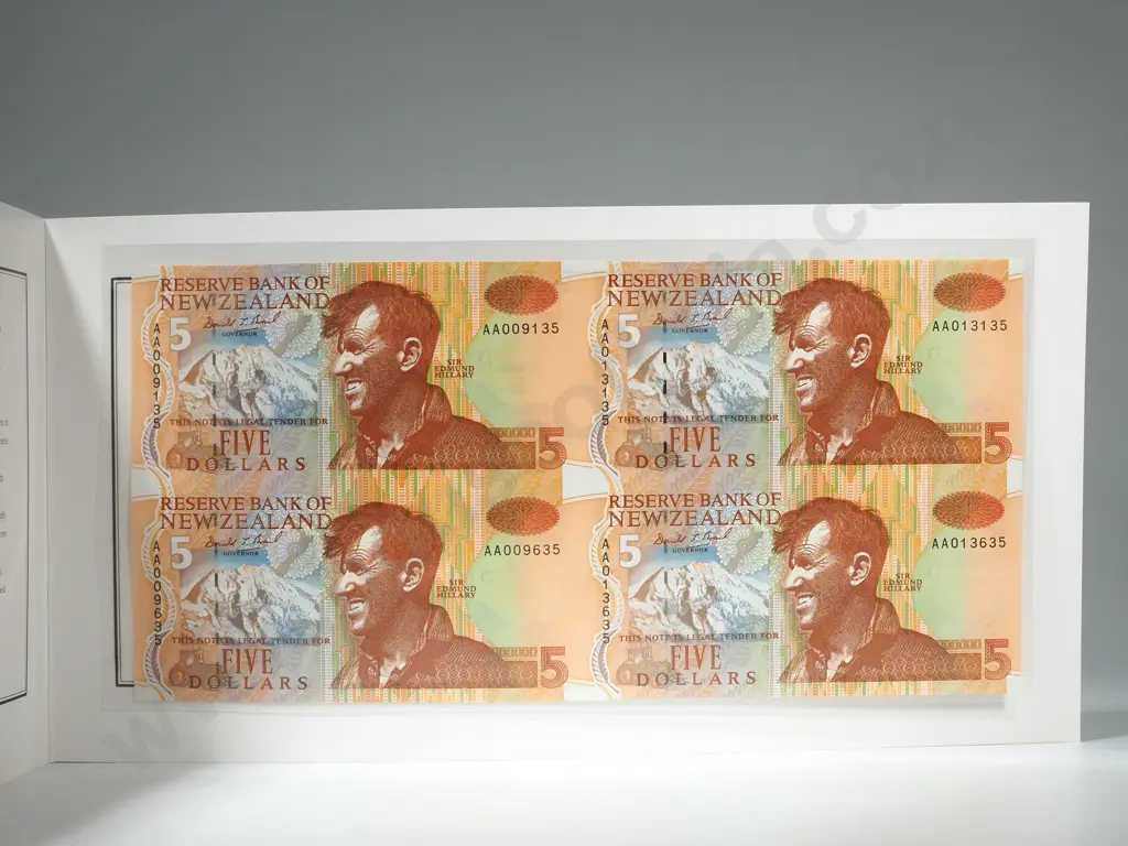 1992 New Zealand Presentation Uncut Sheet of Four Five Dollar Banknotes  Image 1++