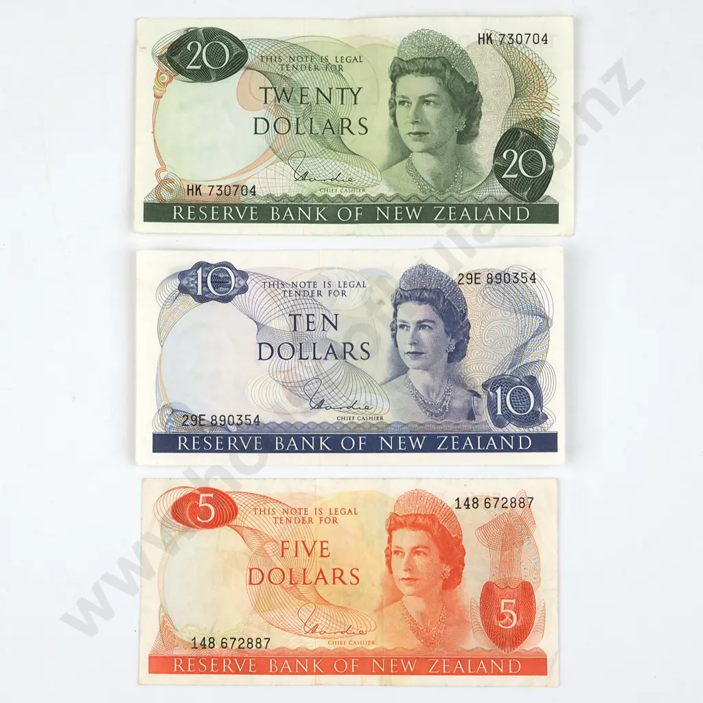 New Zealand 5/10/20 Hardie Banknotes - Better Grades  Image 1++