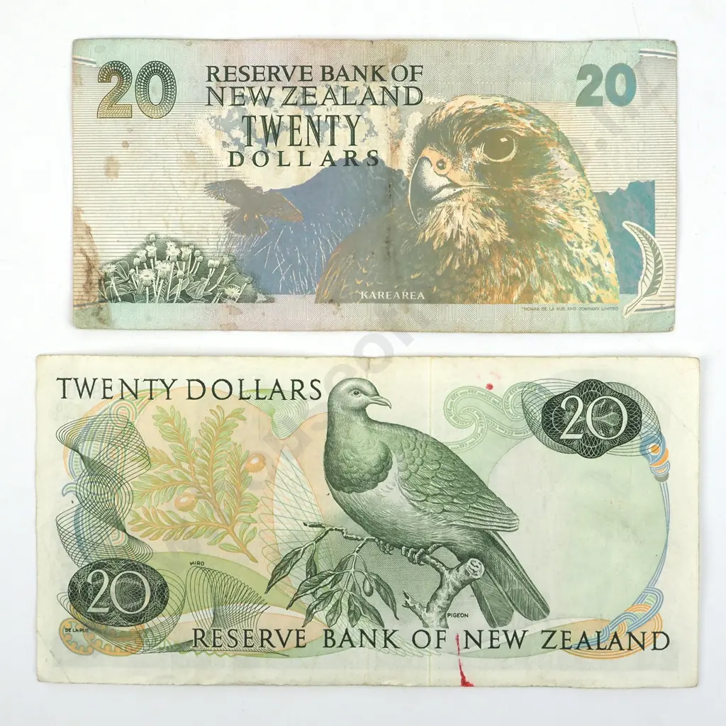 Two New Zealand 20 Dollar Banknotes - Hardie & Brash  Image 1++