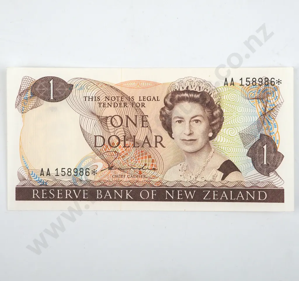 New Zealand One Dollar Hardie Star Banknote - AUNC  Image 1++