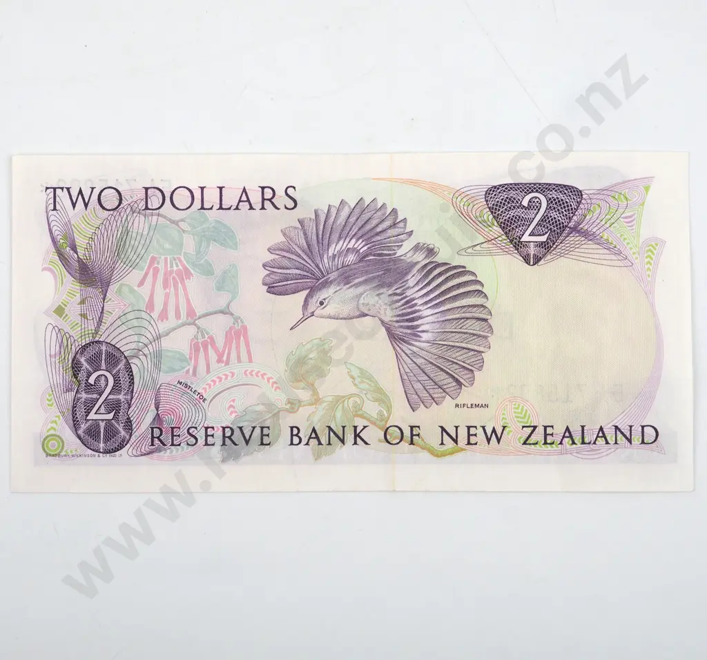 New Zealand Two Dollar Hardie Star Banknote - AUNC Image 1++
