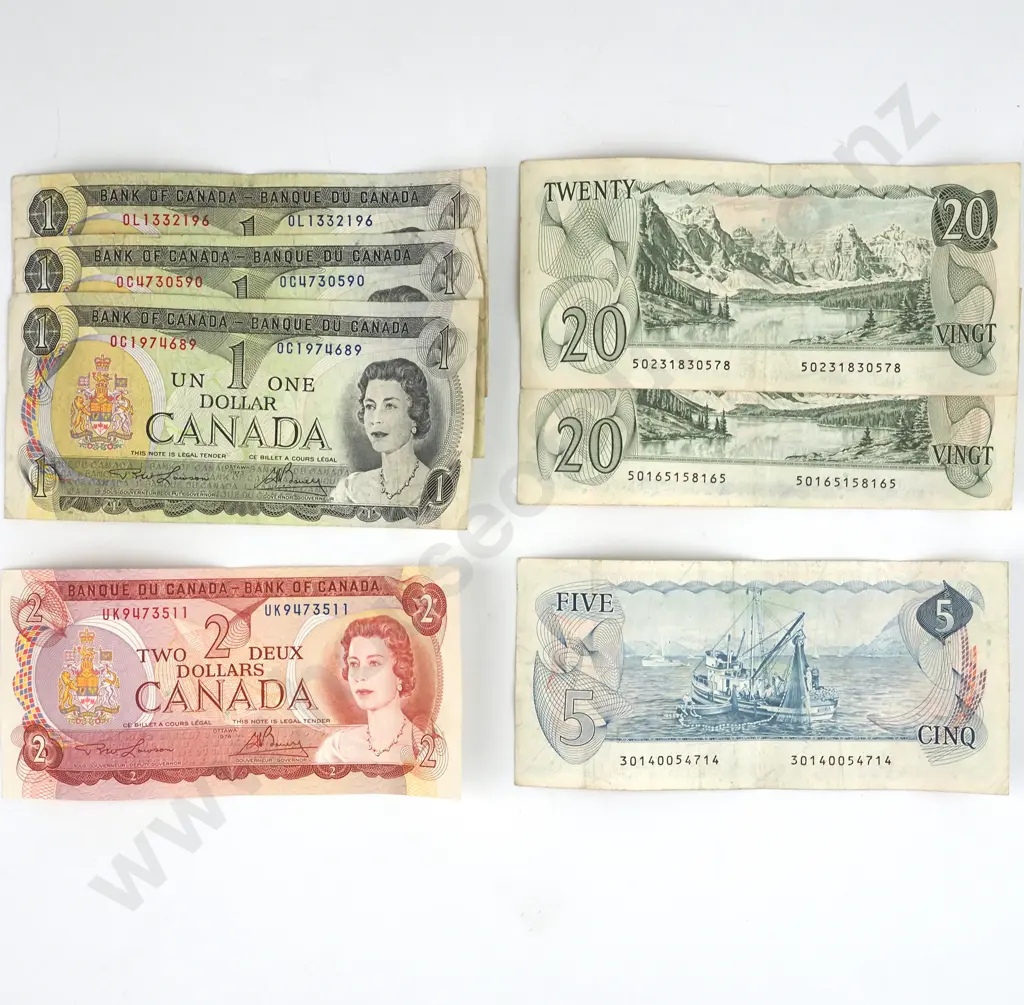 50 Canadian Dollars in Assorted Banknotes: 3x1 / 2 / 5/ 2x20 Image 1++