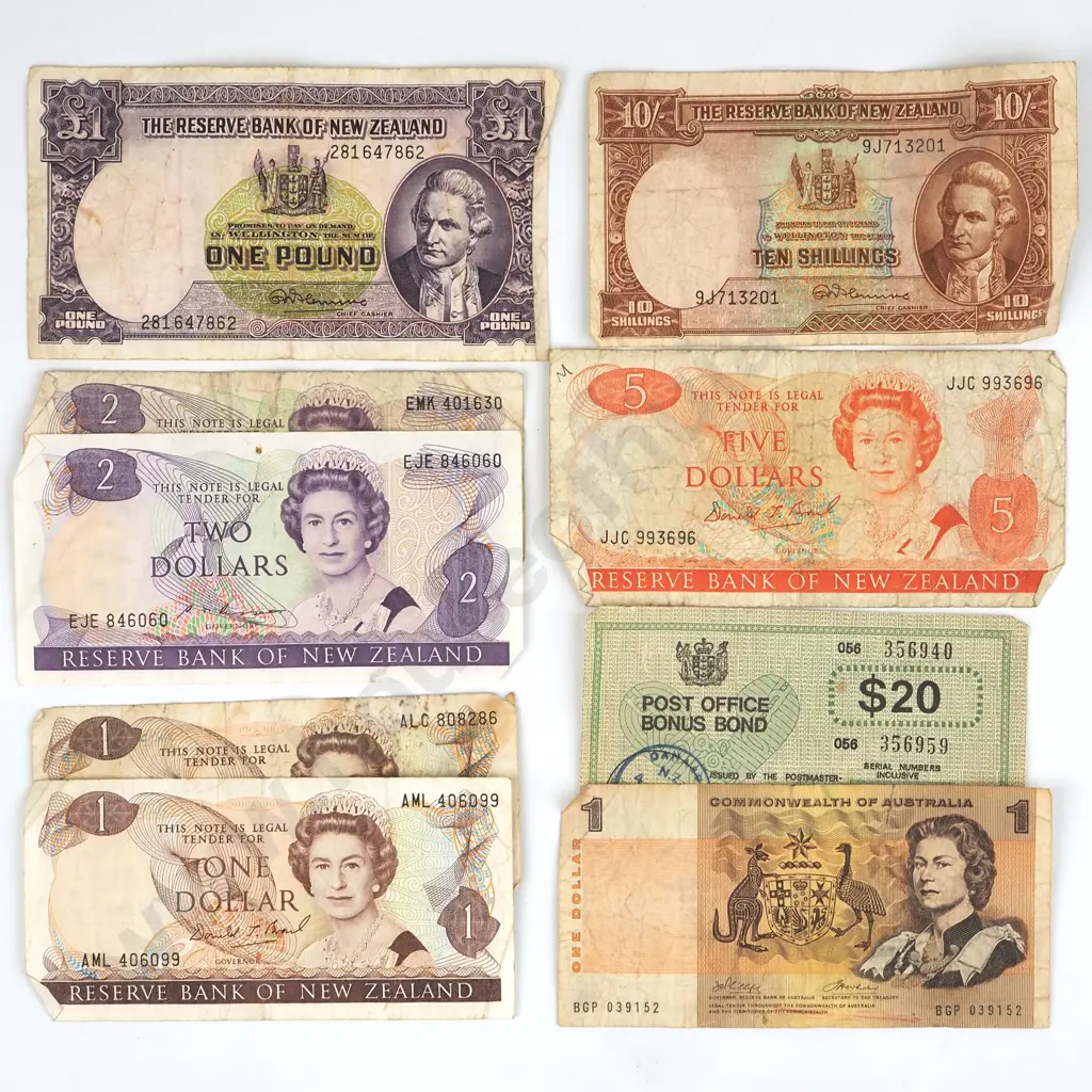Collection of New Zealand Banknotes & One Dollar Australia Banknote  Image 1++