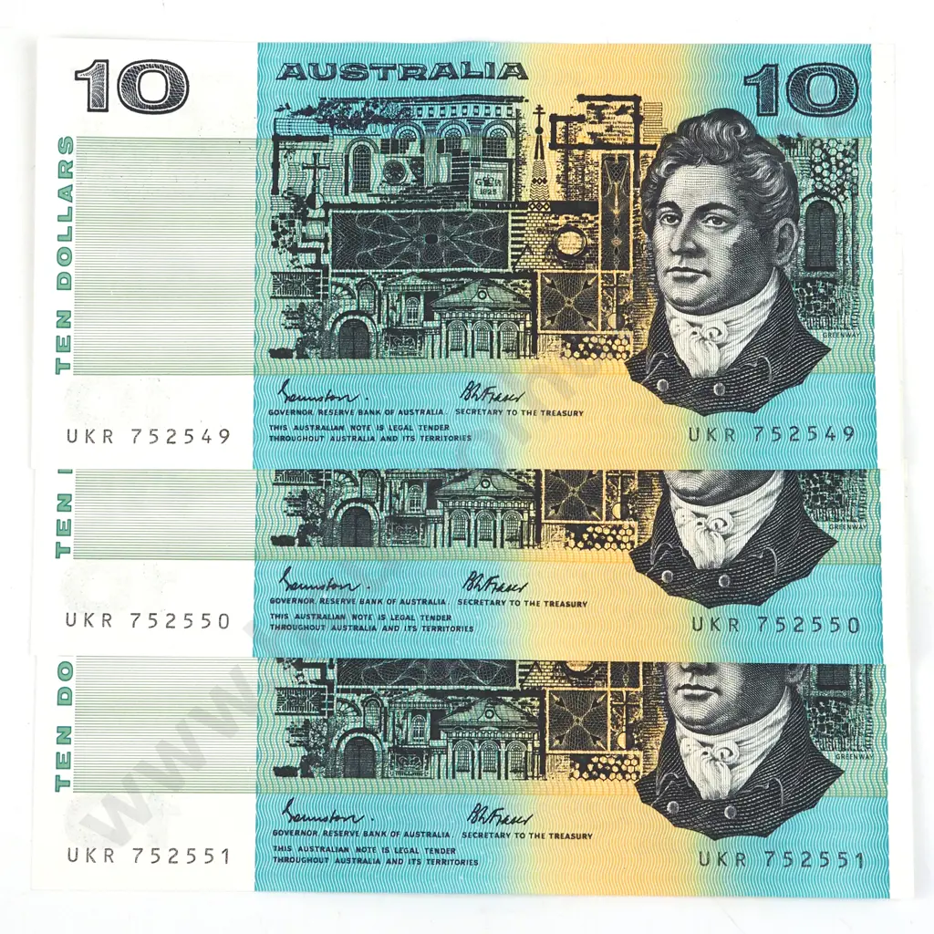 Three Consecutive Australian Ten Dollar Banknotes - AUNC w Centrefold  Image 1++