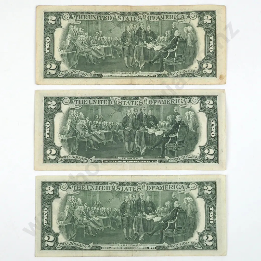 Three United States of America Two Dollar Banknotes  Image 1++