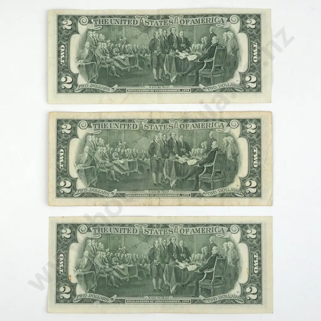 Three United States of America Two Dollar Banknotes  Image 1++