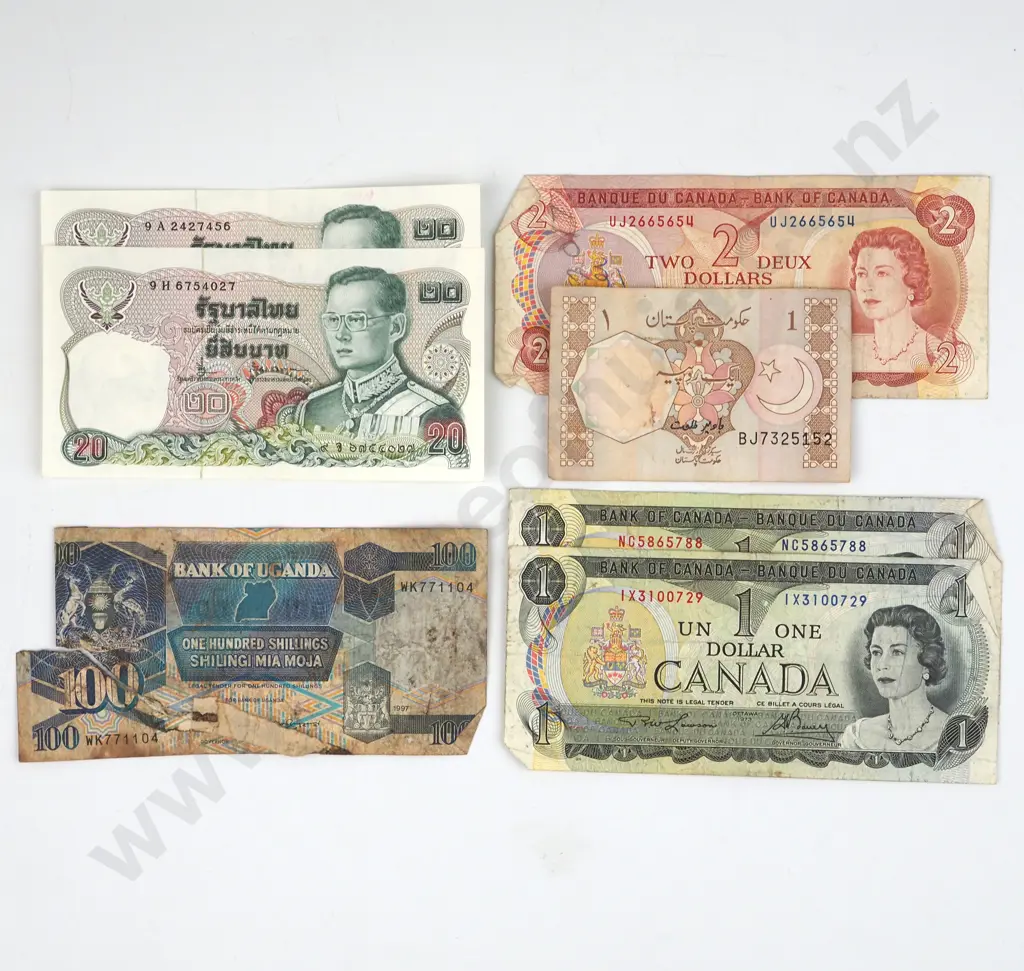 Assorted Banknotes Incl Canada $1&$2 Banknotes  Image 1++