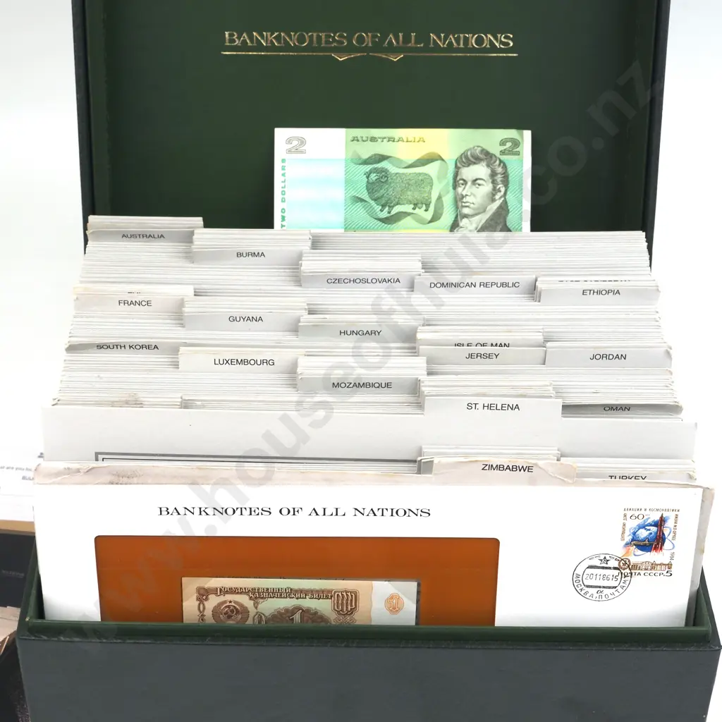 Box of Bank Notes of All Nations. Image 1++