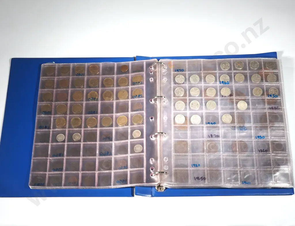 Large Folder Containing English Coinage - Variety of Types & Years - 2.95 KG Image 1++