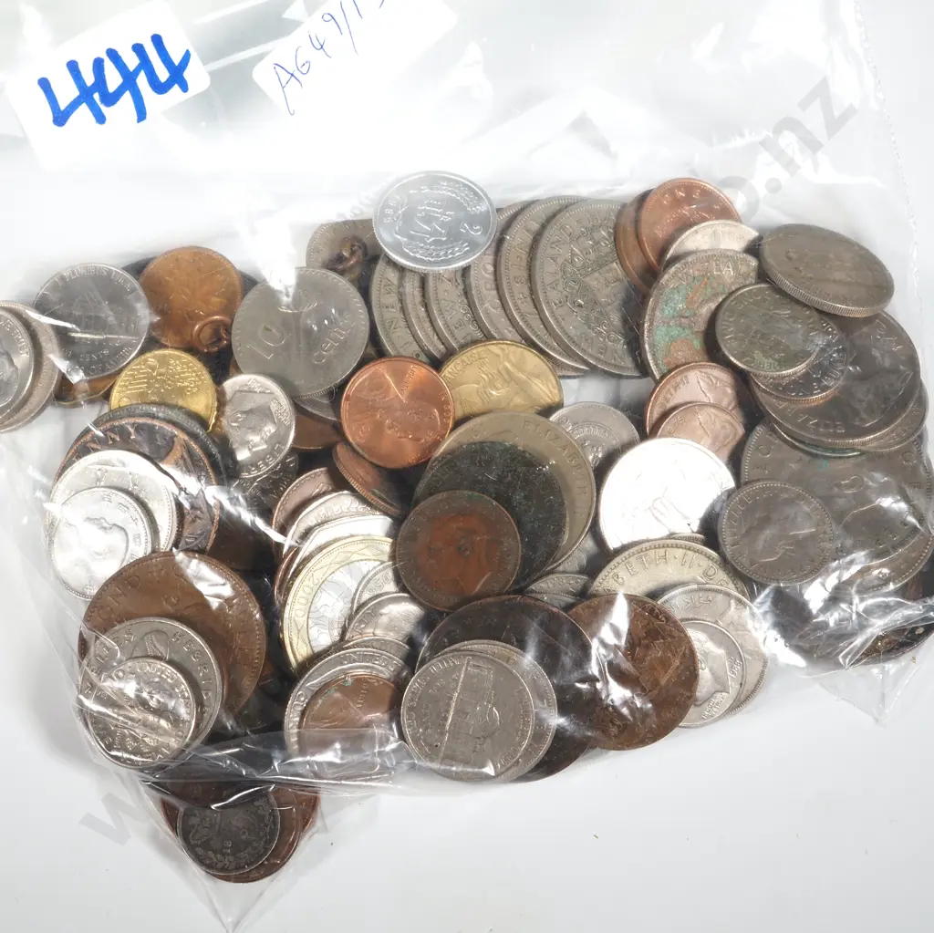 Assorted Lot of International Coinage  Image 1++
