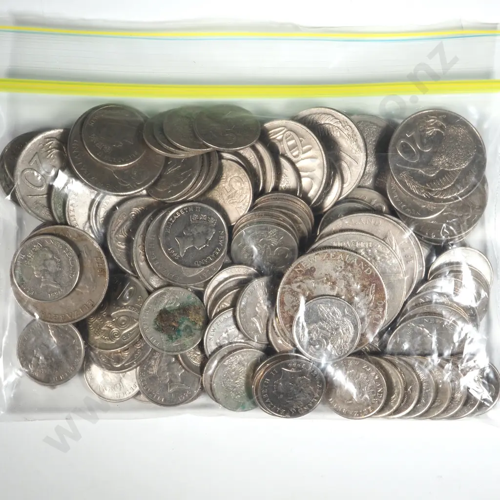 Assorted Lot of New Zealand Decimal Coinage  Image 1++