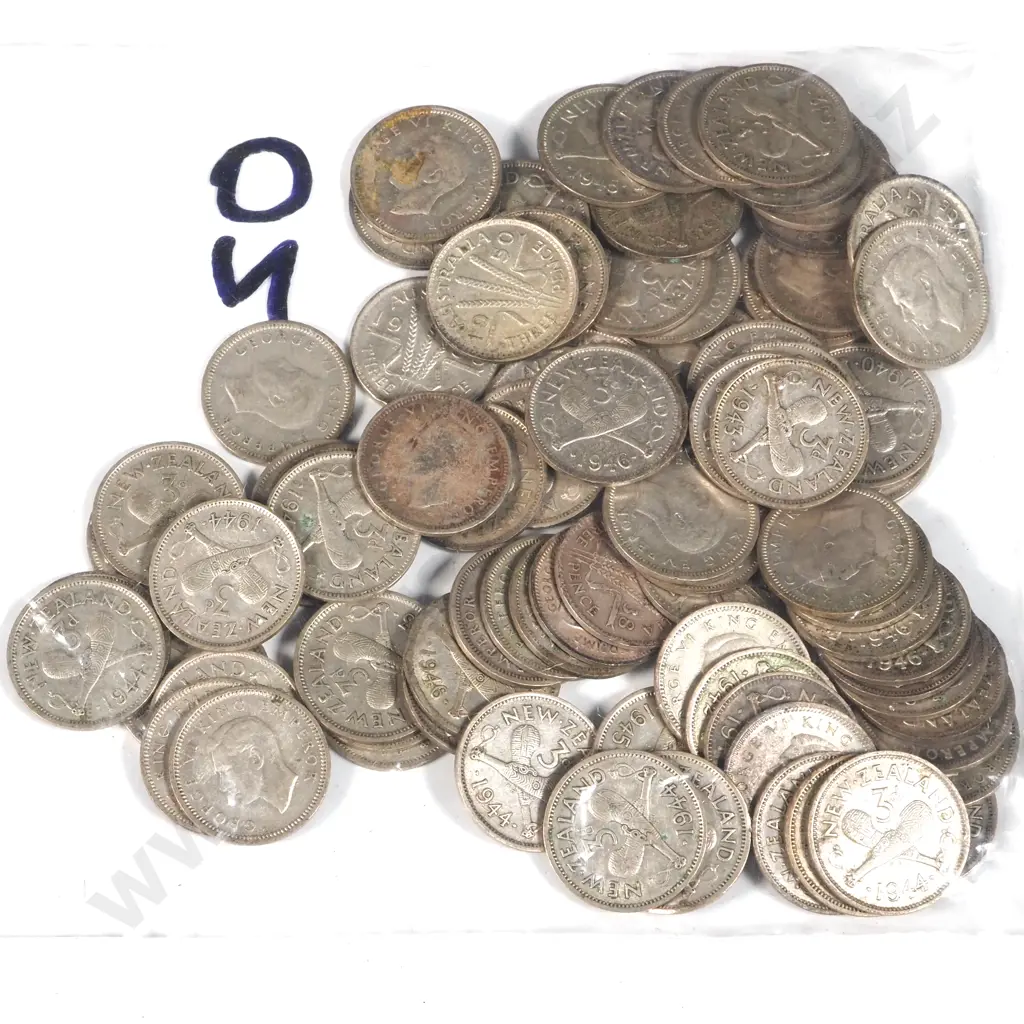 120 Grams of New Zealand 50% Silver Threepence Coins  Image 1++