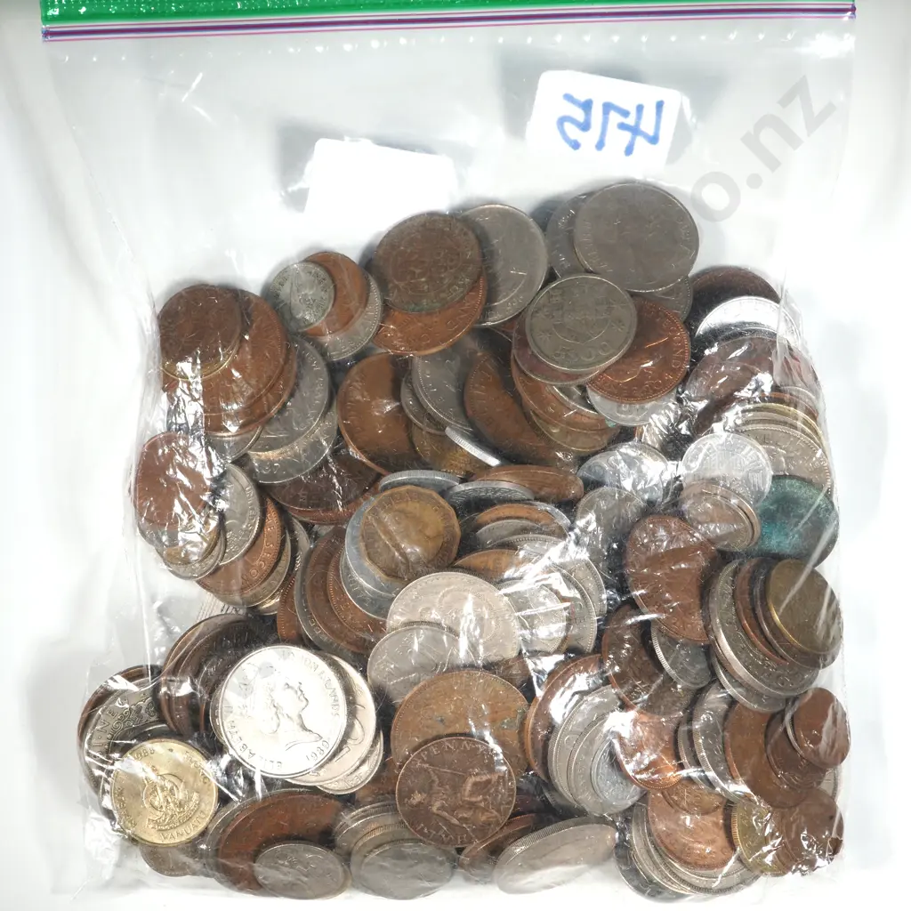 1550 Grams of Assorted World Coinage  Image 1++