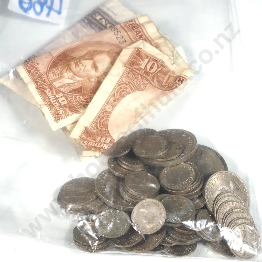 185 Grams of New Zealand Coinage w 1 Pound & 10 Shilling Banknotes  Image 1++