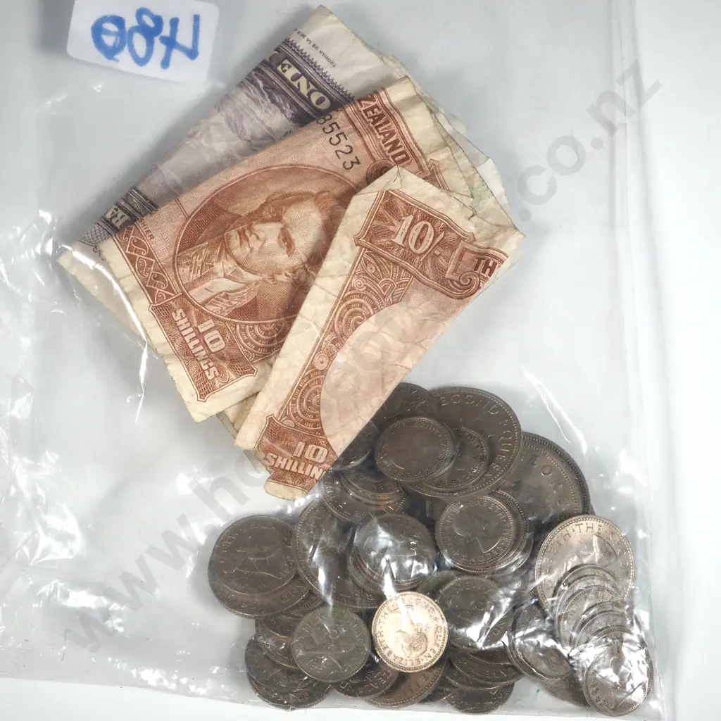 185 Grams of New Zealand Coinage w 1 Pound & 10 Shilling Banknotes  Image 1++