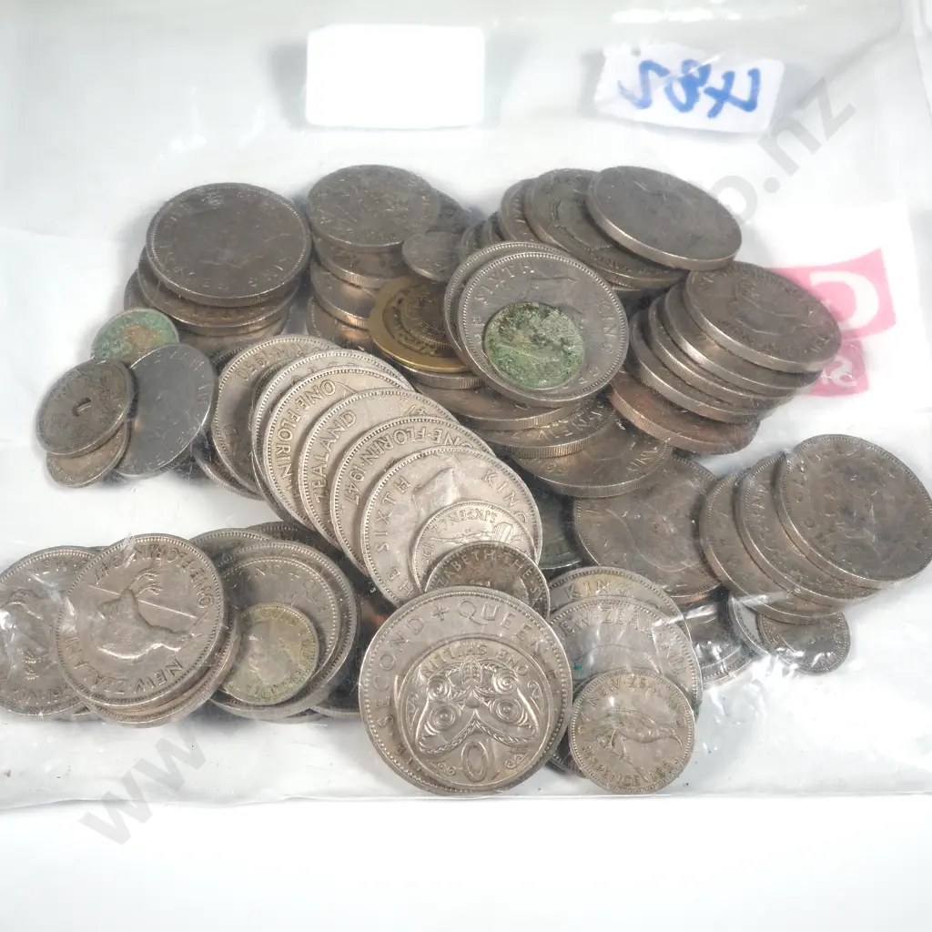 770 Grams of Assorted Coinage - Mainly New Zealand  Image 1++