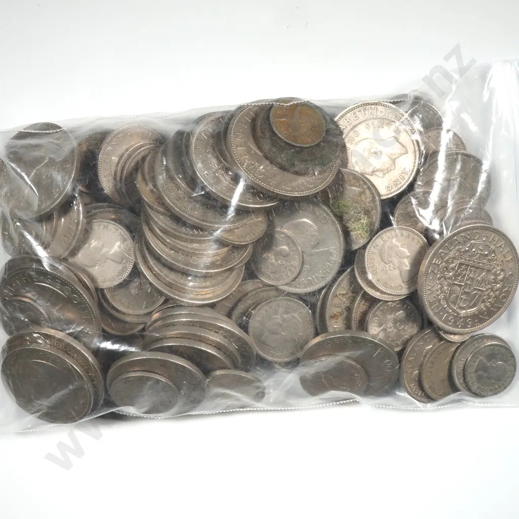 775 Grams of New Zealand Post 1947 Coinage  Image 1++