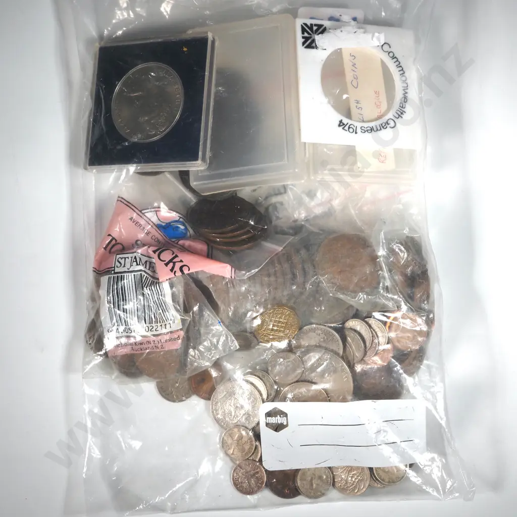 Large Assorted Lot of Coins - Incl NZ 1 & 2 Cent - Pennies - Halfcrowns etc  Image 1++