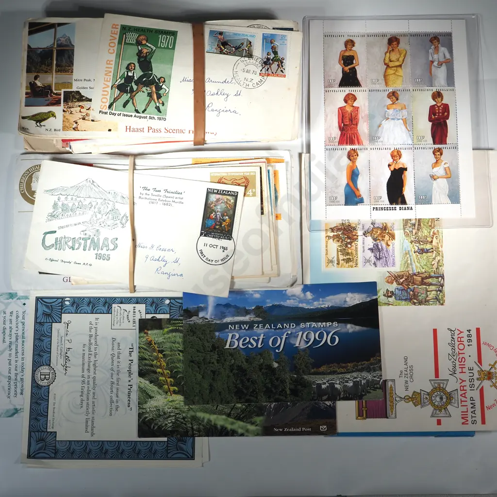 Assorted New Zealand Stamp Packs & First Day Covers  Image 1++