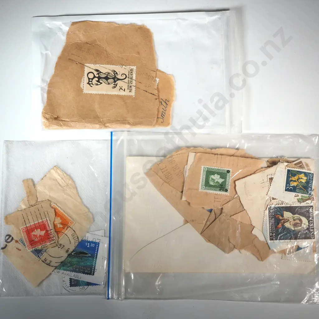 Lot of coins, notes and stamps Image 1++