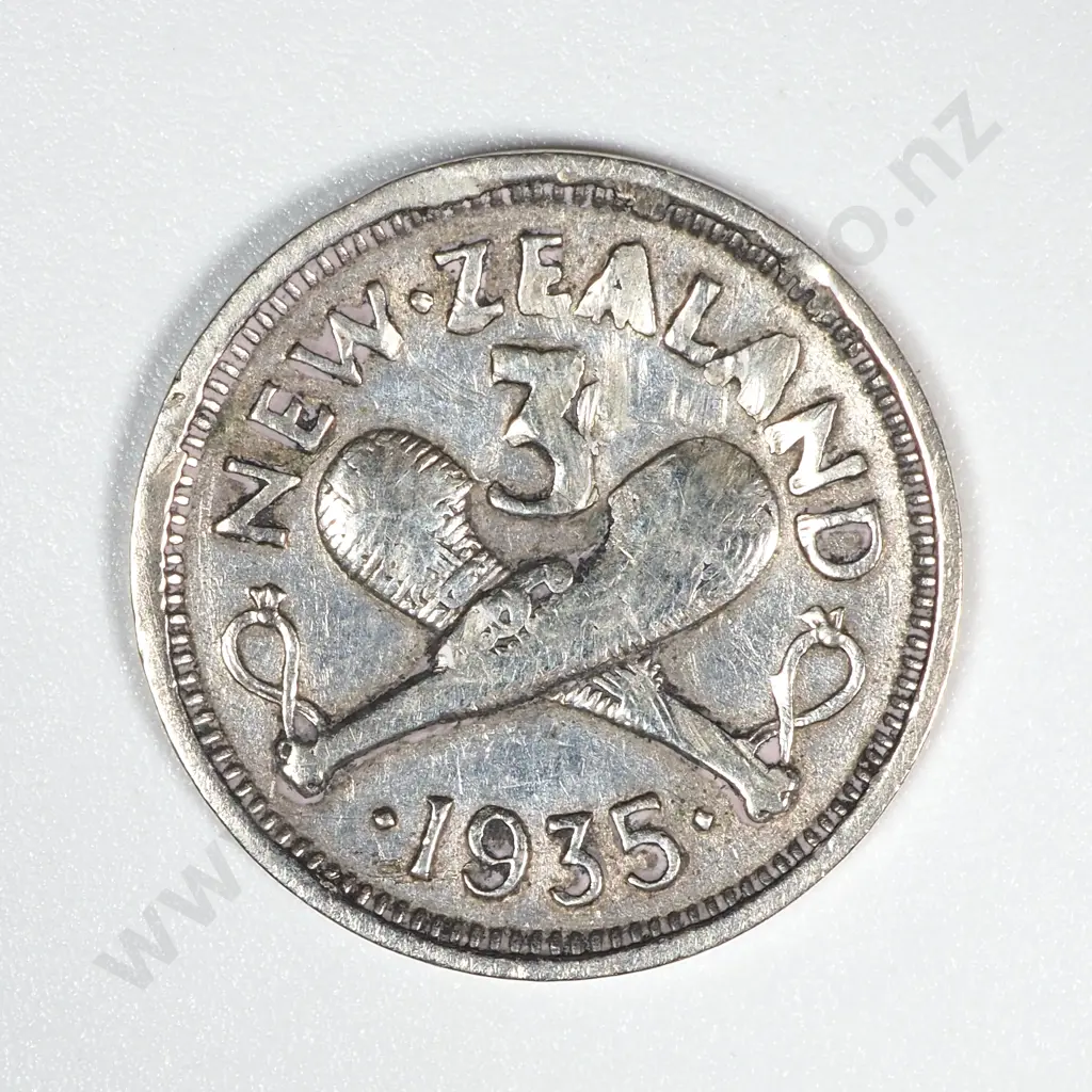 1935 New Zealand Threepence - Cleaned & Damaged Image 1++