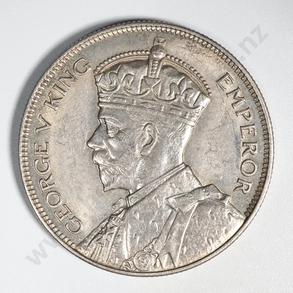 1933 New Zealand Half Crown  AUNC CV $350 Image 1++
