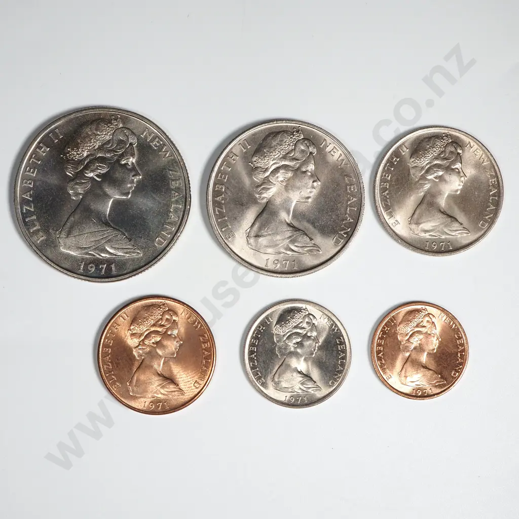 6 1971 New Zealand UNC Circulation Coins 1 - 50 Cent Coins Total CV $320 Image 1++