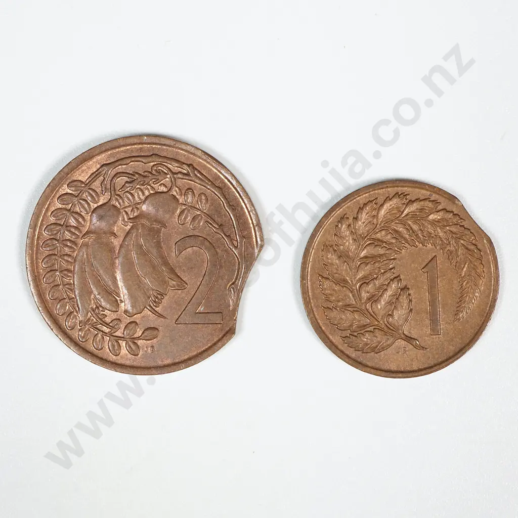 Error Coin: 1967 New Zealand Elizabeth II One & Two Cent w Clipped Planchet Image 1++