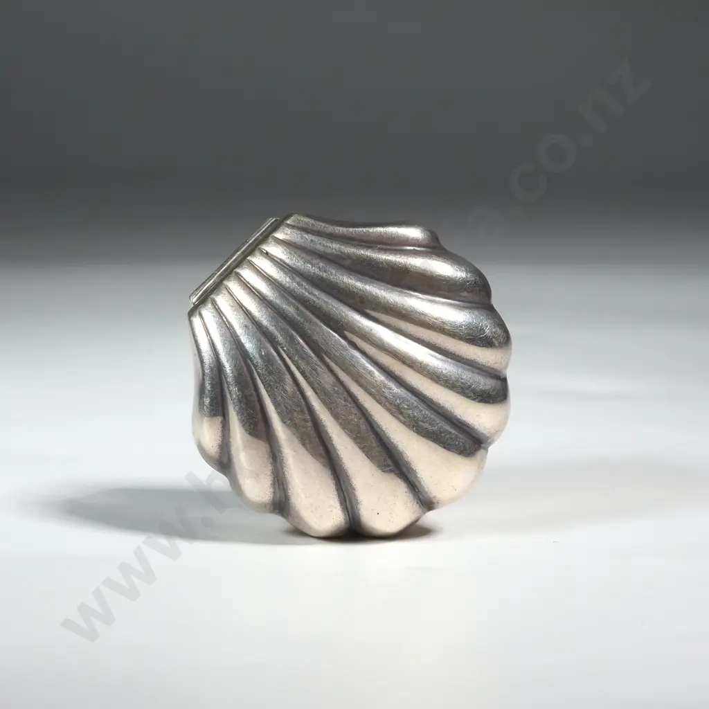 Sterling Silver Pill Box in The Form of a Scallop Shell Image 1++