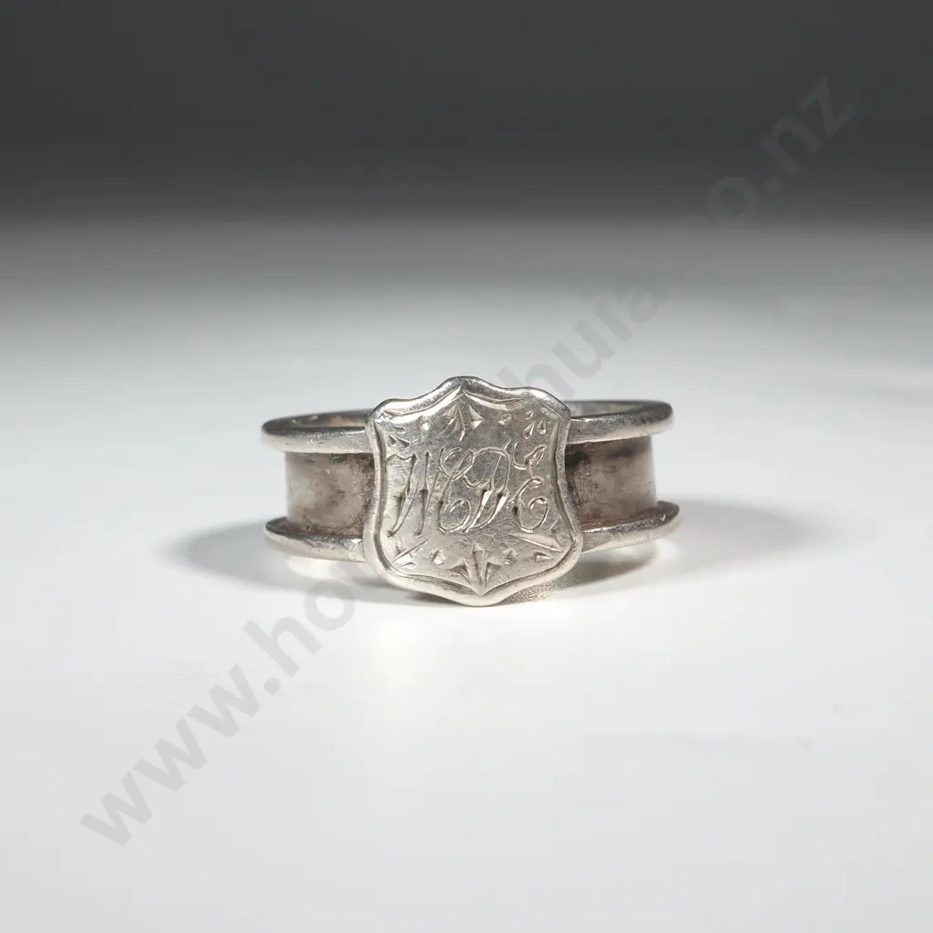 Victorian Mourning Ring - Hallmarked Silver Image 1++