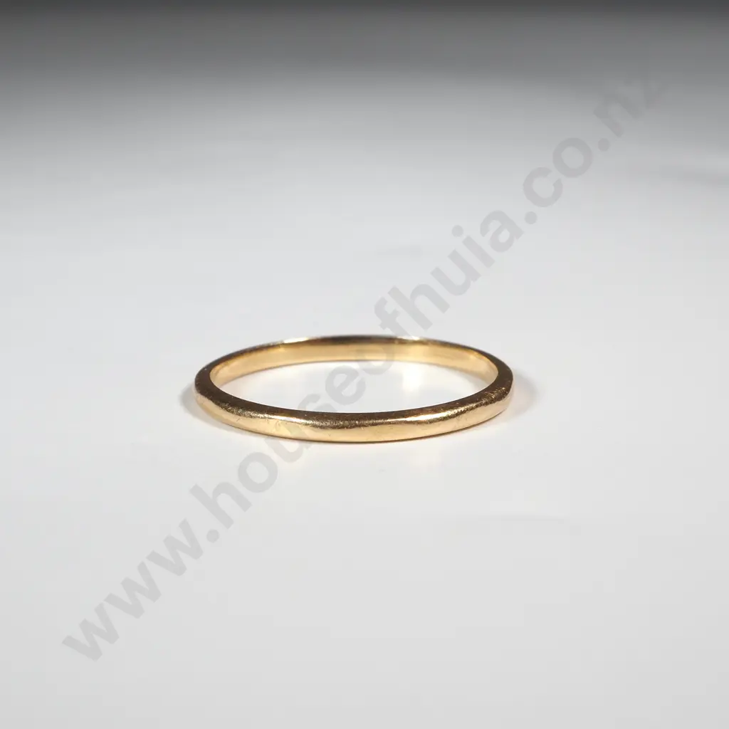 Antique 18ct Gold Wedding Band Image 1++