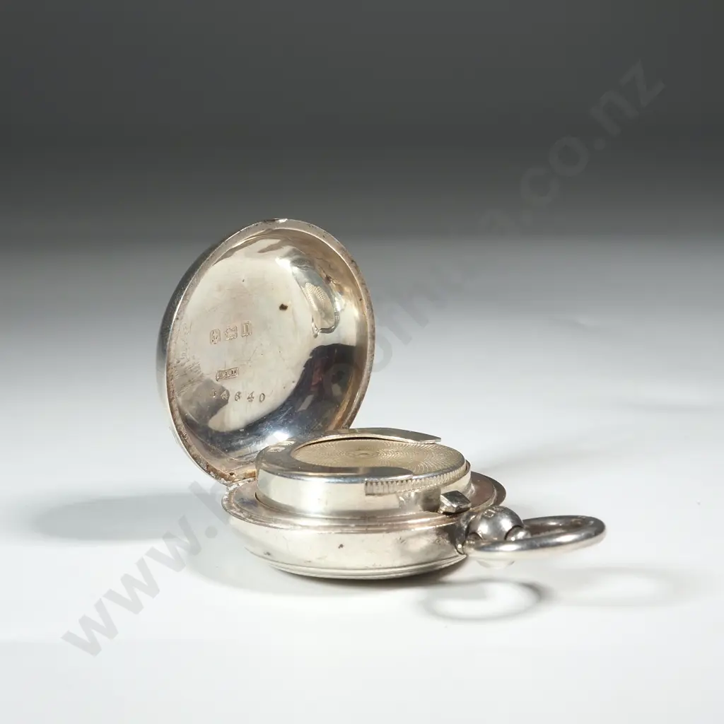 Sterling Silver Sovereign Case with Engine Turned Decoration. Birm 1912 Image 1++