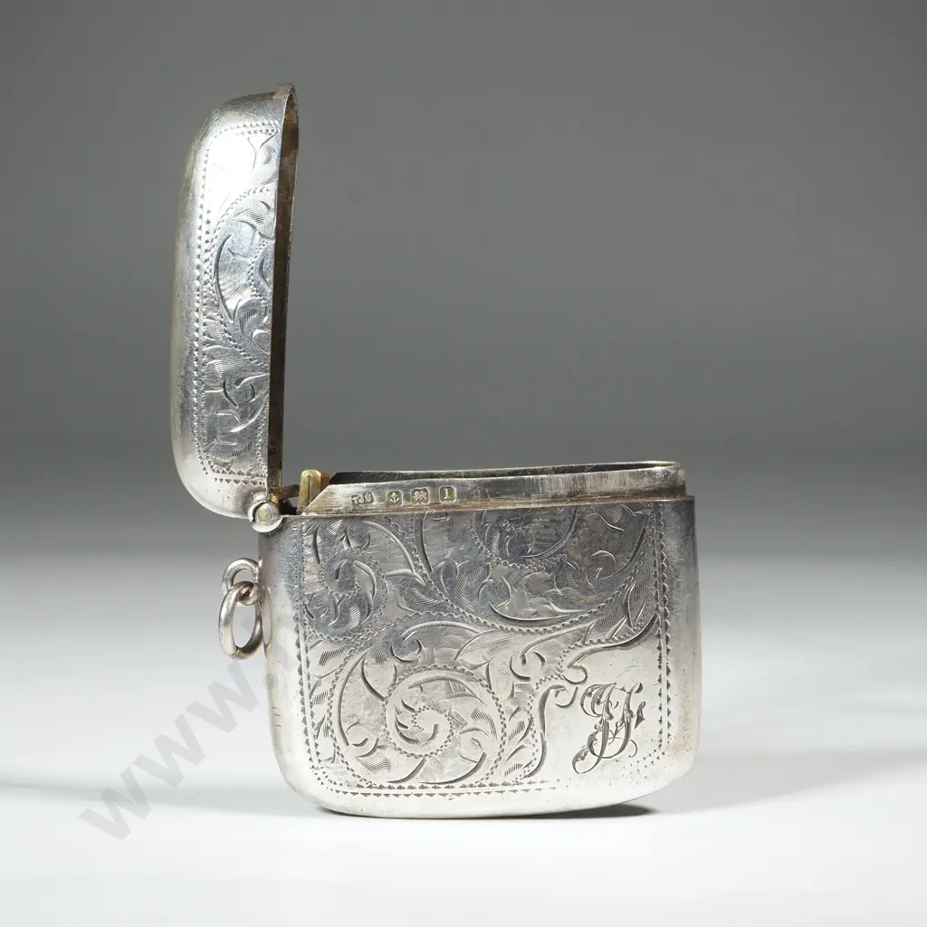 Sterling Silver Vesta Box with Allover Scroll Decoration & Hallmarks Image 1++