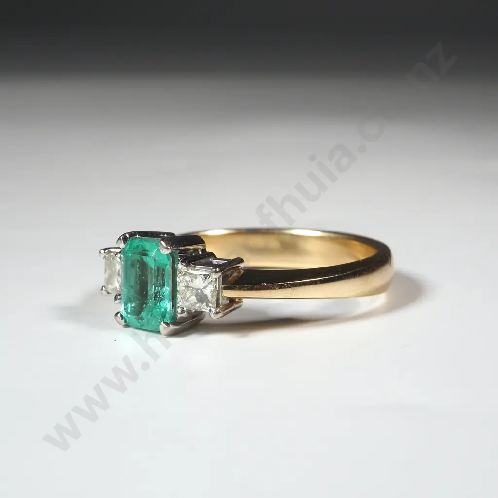 18ct Yellow & White Gold Diamond Emerald Ring Valued at $9,400.00 Image 1++