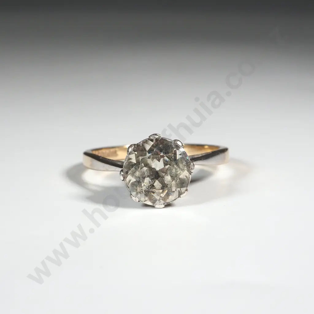 9ct & Clear Gem Ring Image 1++