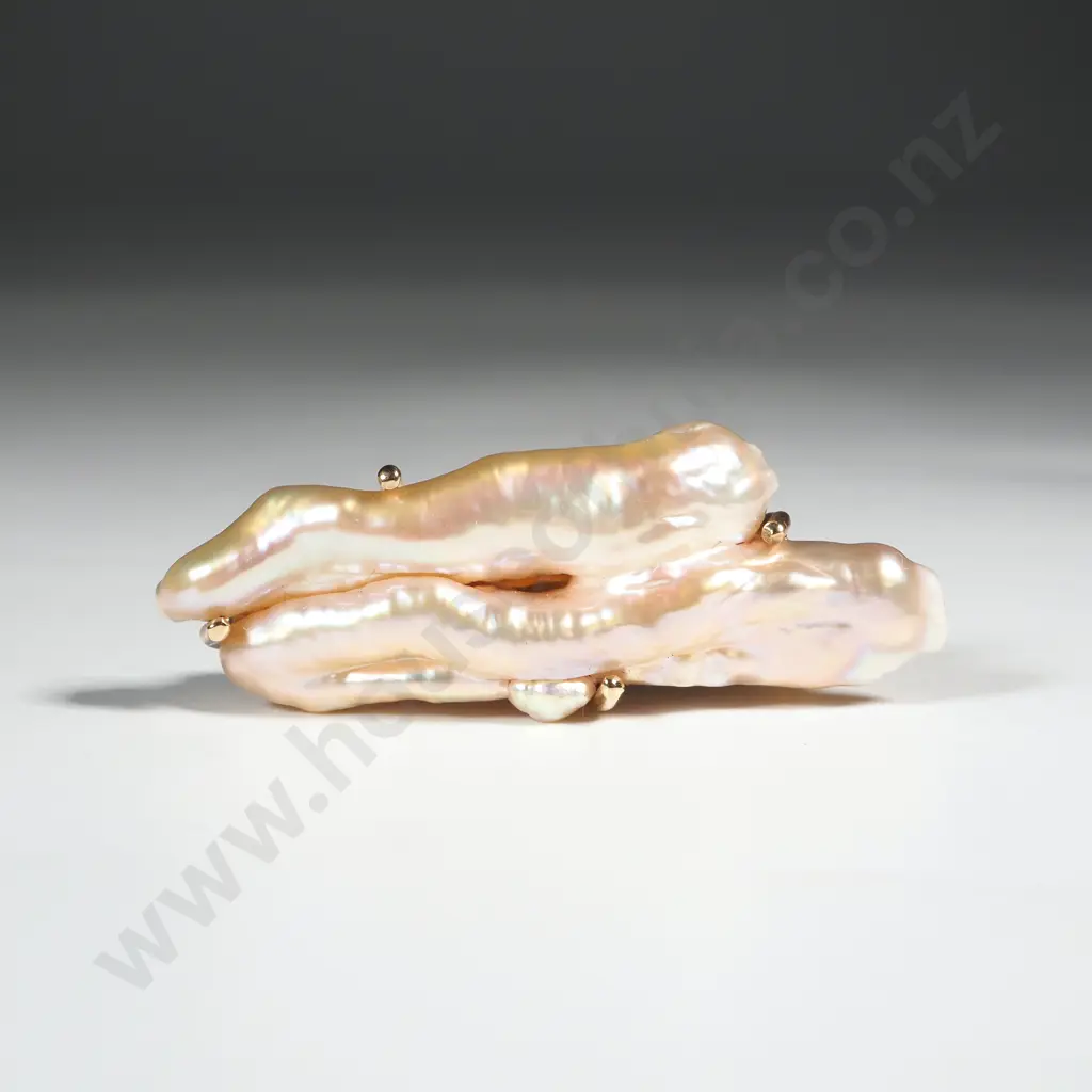 9ct Gold Pink-White Keshi Pearl Brooch - Valued at $2,450.00 Image 1++