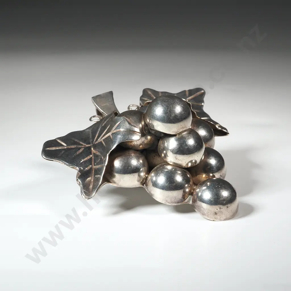 Substantial Mexican Silver Grapes & Leaves Pendant / Brooch Image 1++