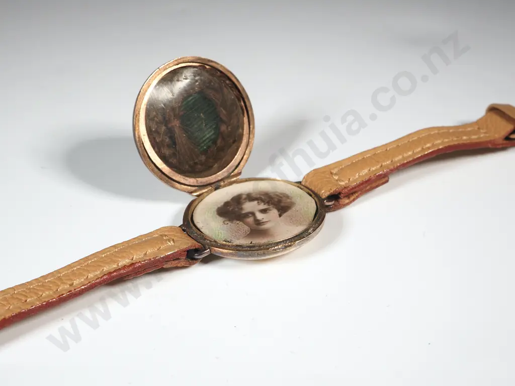 Antique 9ct Gold Watchcase Remembrance Locket Valued at $900 Image 1++