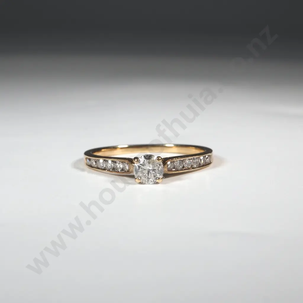 9ct Gold Diamond Ring Valued at $2699 Image 1++