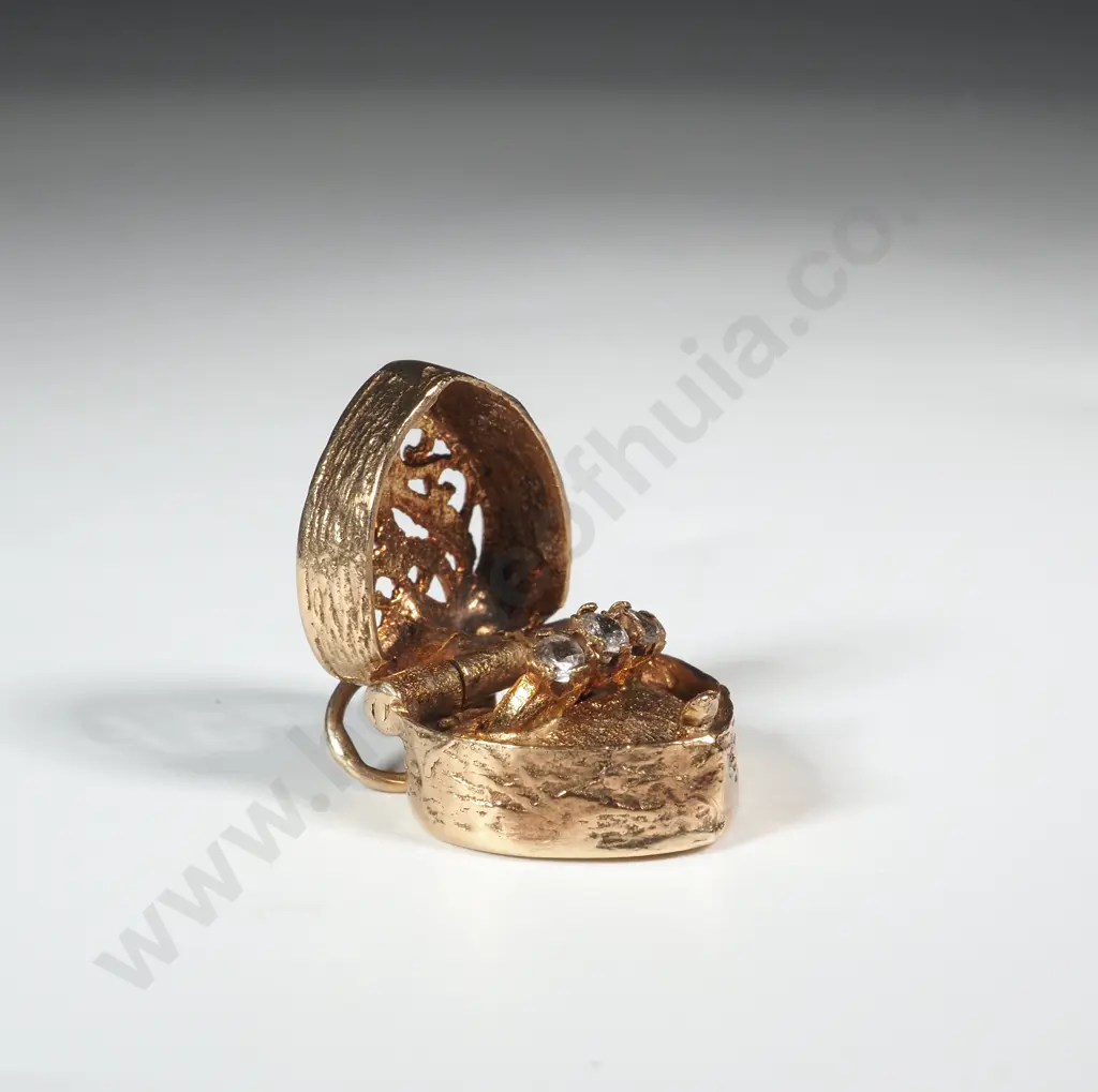 9ct Gold Engagement Ring in Box Pendant w English Hallmarks Image 1++