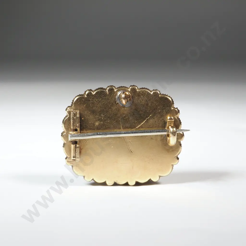 9ct Gold, Seedpearl & Emerald Mourning Brooch Image 1++