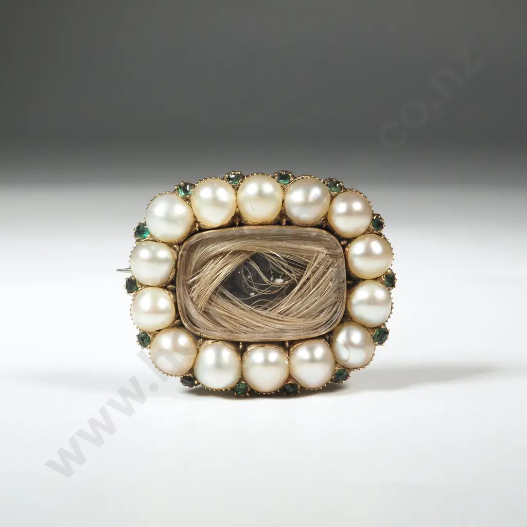 9ct Gold, Seedpearl & Emerald Mourning Brooch Image 1++