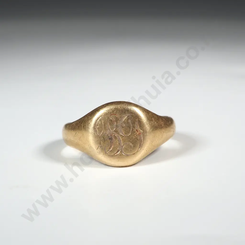 9ct Gold Signet Ring Image 1++