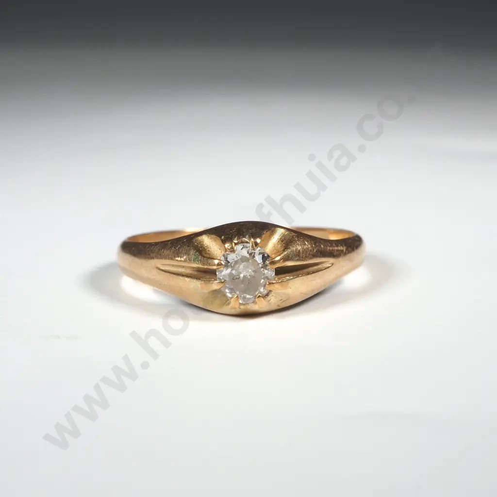 15ct Gold & Diamond Ring in Original Invercargill Jewellers Box Image 1++