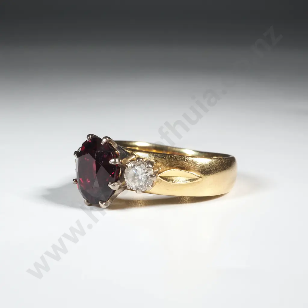 18ct Gold Red Saphire & Diamond Ring Valued at $10,900 Image 1++