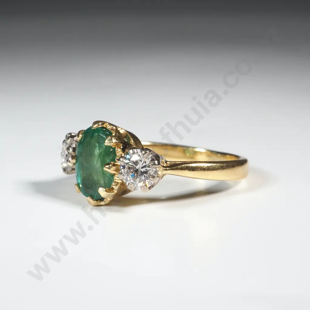 18ct Gold & Diamond Ring - Valued at $7,495 Image 1++